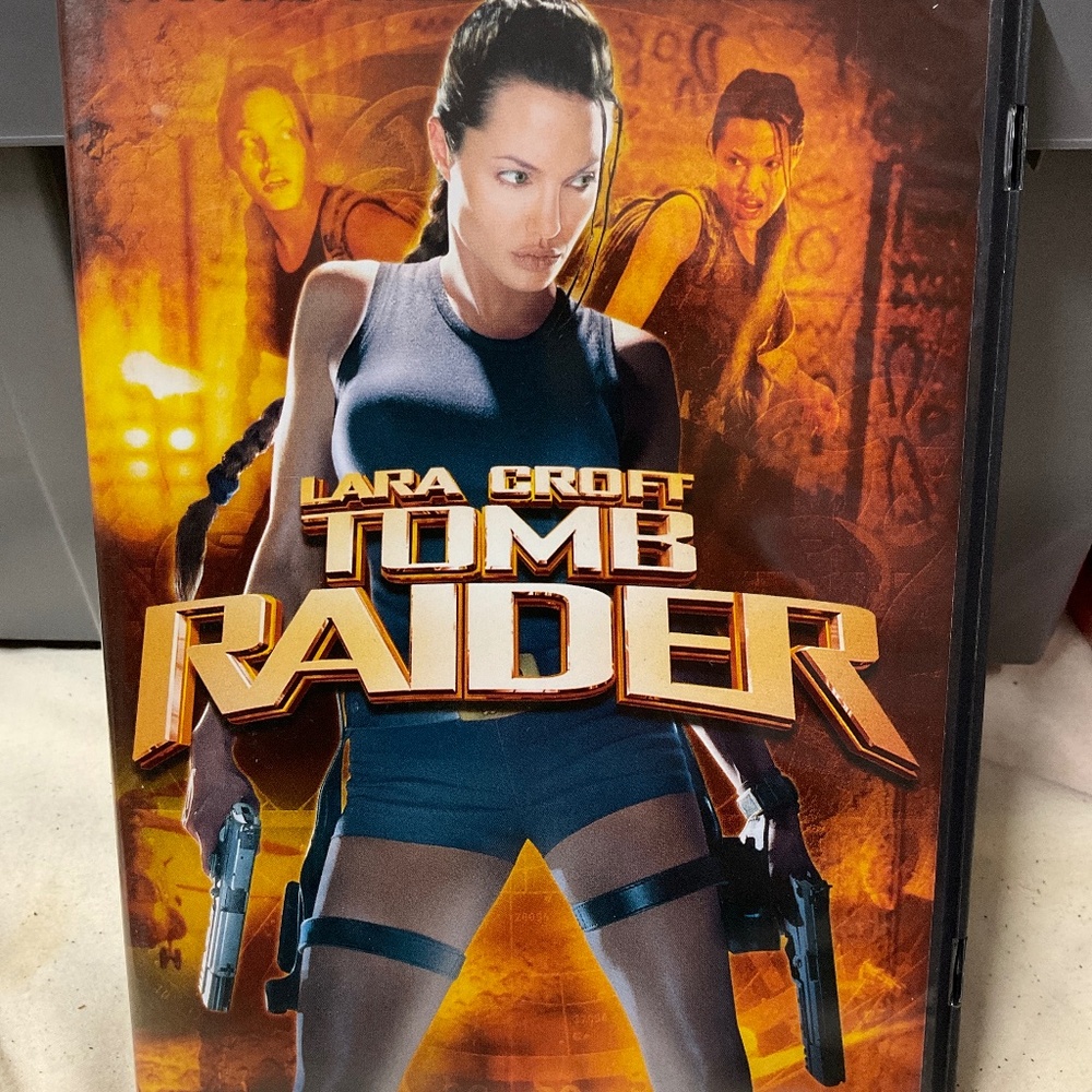 DVD - Lara Croft Tomb Raider. V175